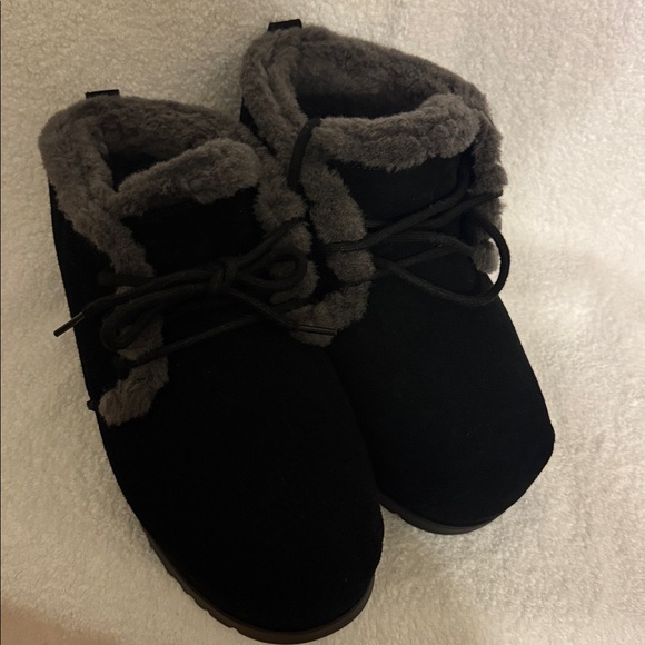 UGG Black Lace Up Boots with Gray Fur Trim - Picture 7 of 8